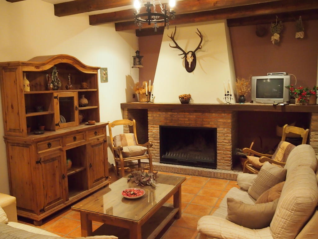 Hostal Vivienda Turística Rural Casa Camilo Segura de la Sierra Habitación foto